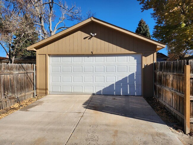 Building Photo - 2618 N Prospect St