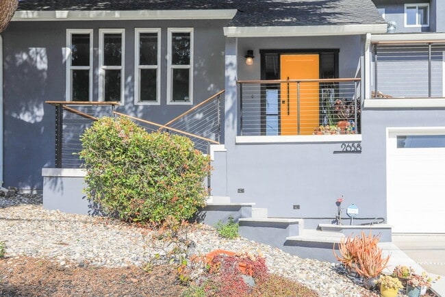 Building Photo - Stunning El Cerrito East Richmond Heights ...