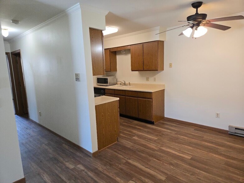 Hall and kitchen - 2215 Sylvan Way