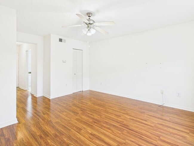 Building Photo - 3510 E Richmond Rd