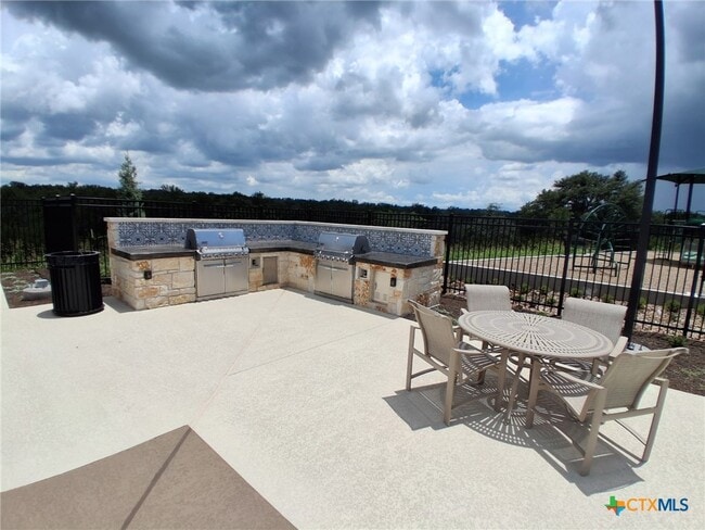 Building Photo - 253 Villars Dr