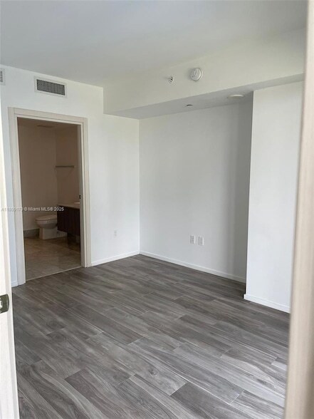 Building Photo - 801 S Miami Ave