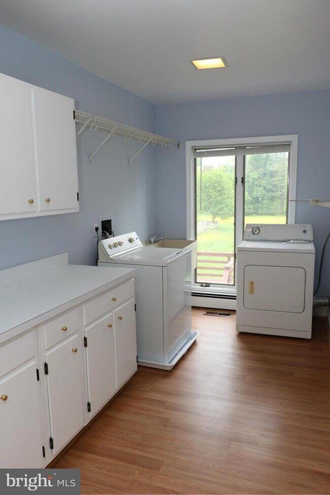 Building Photo - Secluded Country Retreat with Picturesque ...