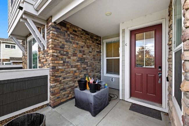 Building Photo - Bright and Airy 2 Bed 2.5 Bath Townhome in Cherry Creek Schools!