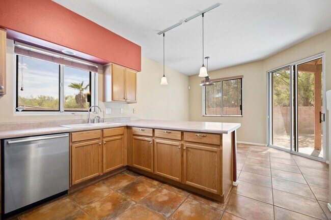 Building Photo - Santa Fe Home in Silverado Hills with Pool!