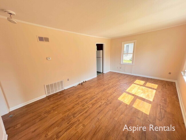 Building Photo - 805 Jewell Ave