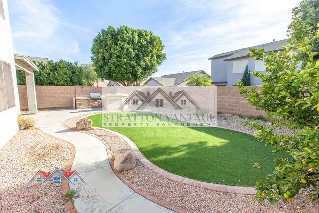 Building Photo - 16627 W McKinley St