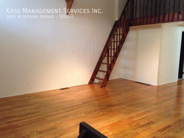 Building Photo - 1050 W Dickens Ave
