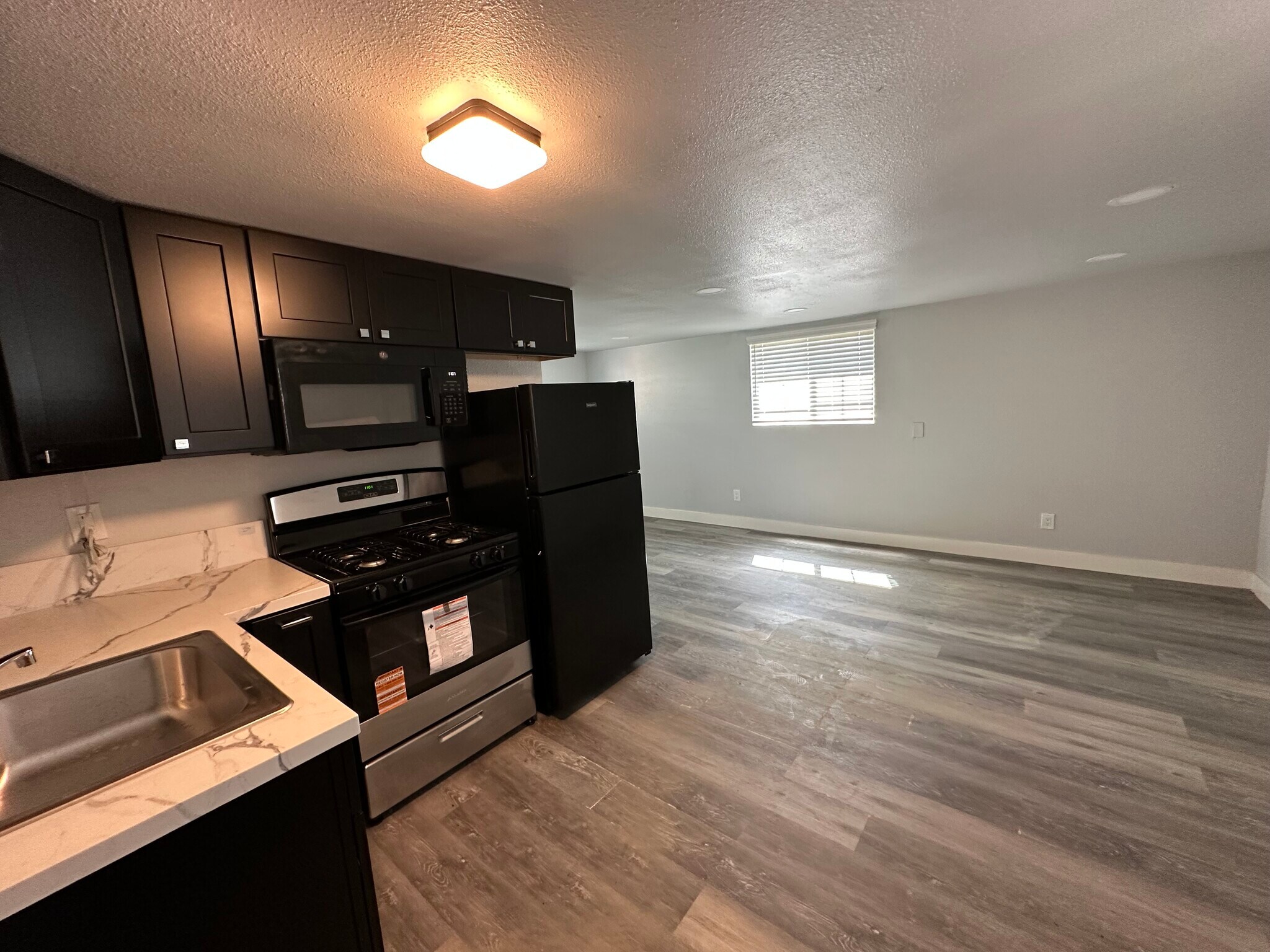 Building Photo - 814 Edgar Ave