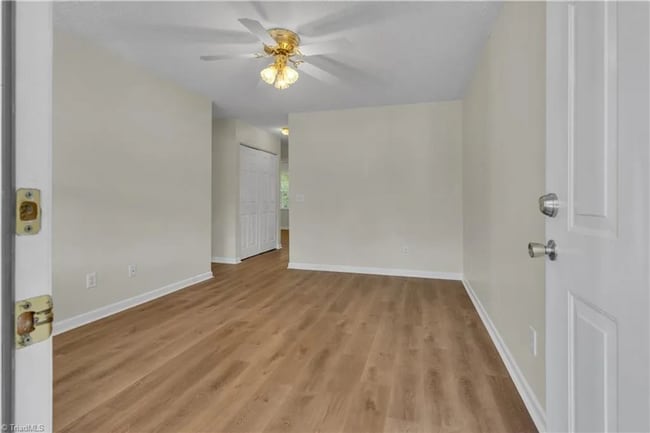 Building Photo - AVAILABLE NOW!