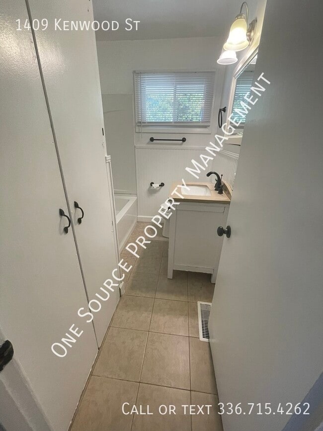 Building Photo - 1409 Kenwood St