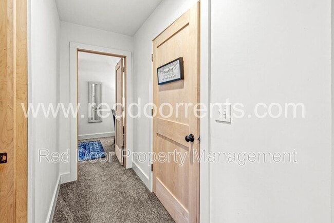 Building Photo - 1619 N Tacoma Ave