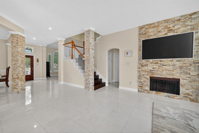 Building Photo - 7203 Thornmeadow Ln