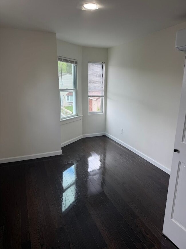 Building Photo - 648 S 17th St