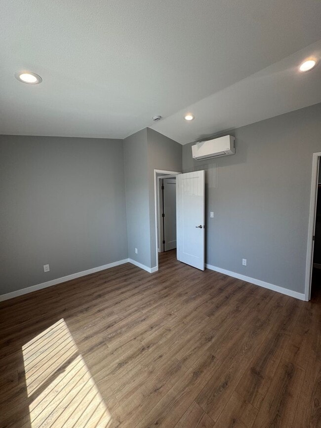 Building Photo - 1 Bedroom 1 Bathroom Detached ADU