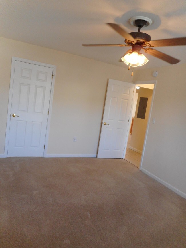 Building Photo - Concord Cove Apartments - 1122-11D