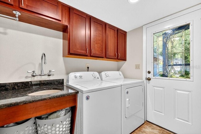 Building Photo - 223 Denese Ln