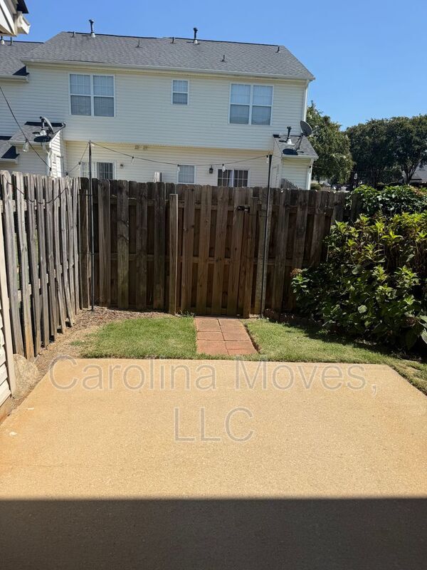 Building Photo - 733 Rock Hill Ct