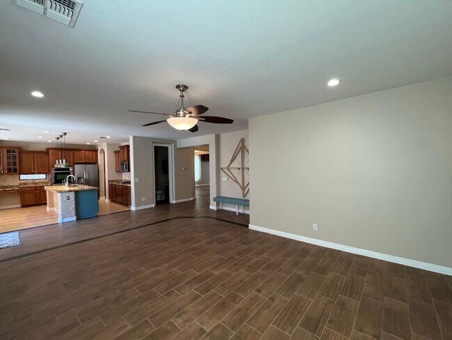 Building Photo - 5 Bedroom Home in the Montelena Neighborho...