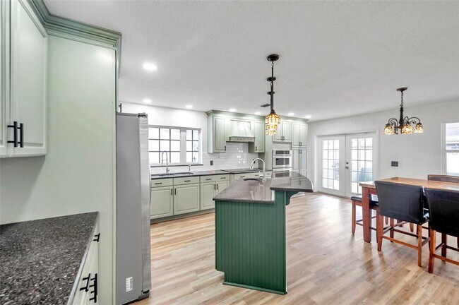 Building Photo - 1520 Windmill Pointe Rd