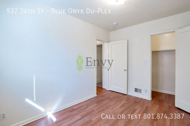 Building Photo - 937 24th St