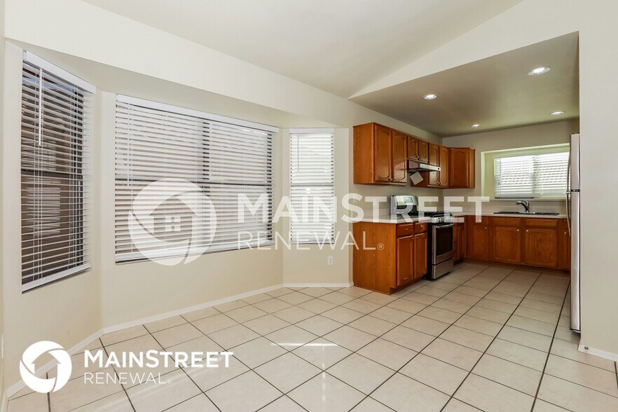 Building Photo - 4544 E Garnet Ave