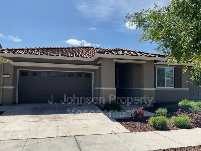 Building Photo - 644 Albany St