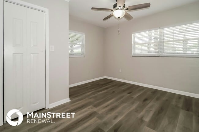 Building Photo - 52 Community Dr