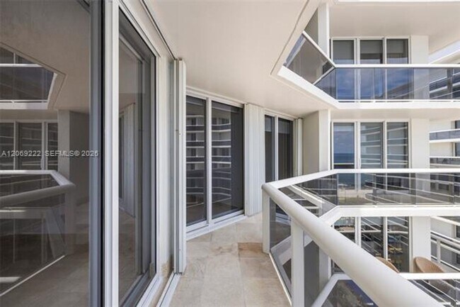 Building Photo - 9559 Collins Ave