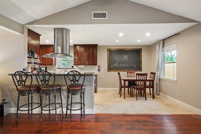 Building Photo - 10710 Overbrook Ln