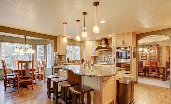 Building Photo - Light-Filled Longmont Gem with Elegant Fin...