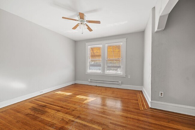 Building Photo - 1609 W Nedro Ave