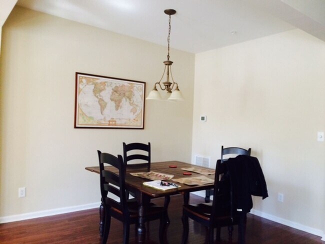 Building Photo - Lease-Takeover with Option for 12-month renewal!