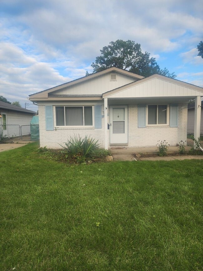 Building Photo - 27840 Groveland St