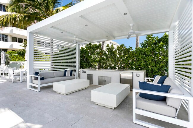 Building Photo - 2773 S Ocean Blvd