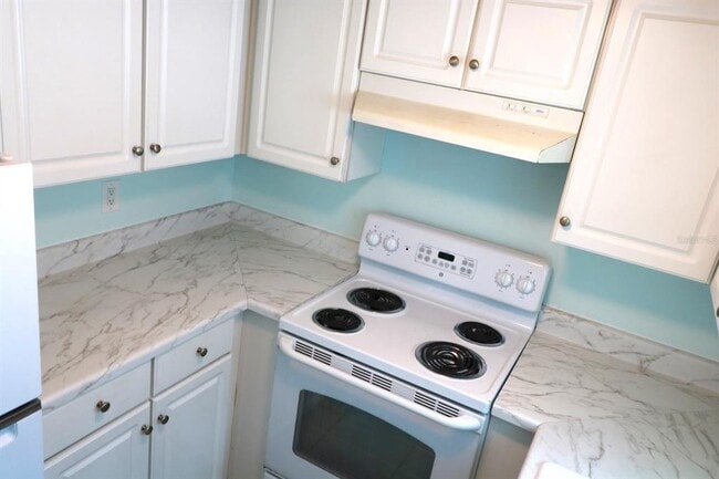 Building Photo - 5712 Townhouse Dr