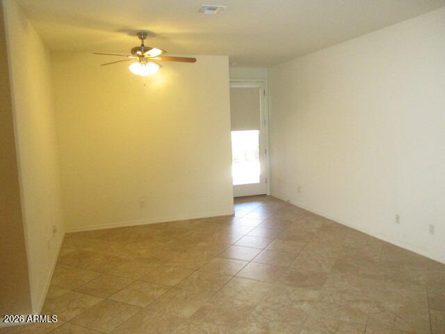 Building Photo - 2950 E Glenhaven Dr