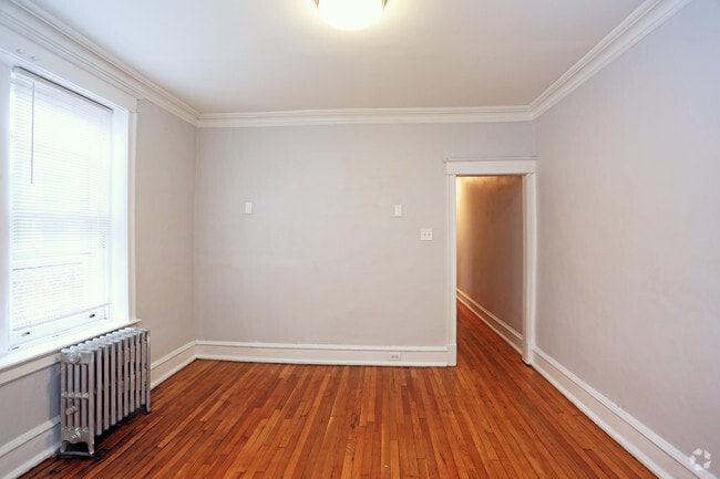 Living Area/Dining Area - 4519-4525 Pine St