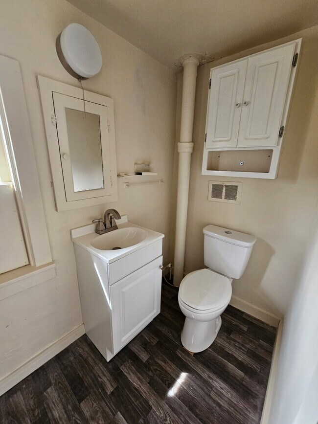 Building Photo - 1804 11th St