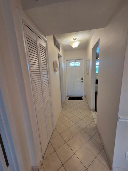Building Photo - 1333 E Hallandale Beach Blvd
