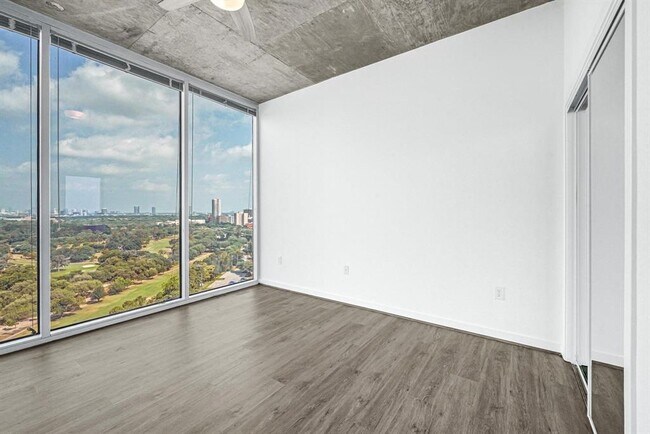 Building Photo - 5925 Almeda Rd
