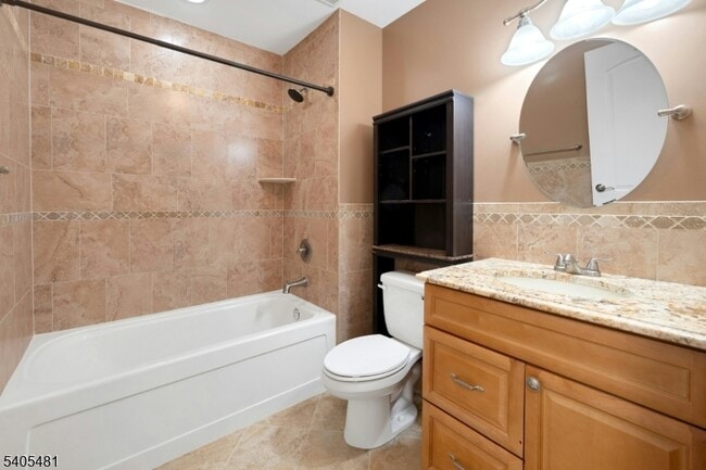 Building Photo - 102 Montgomery St