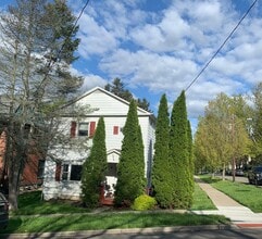 Building Photo - 174 Cedar St