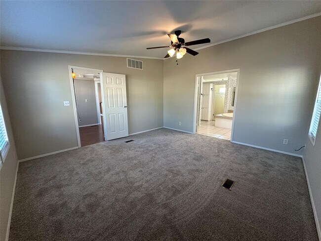 Building Photo - 104 Ramirez St