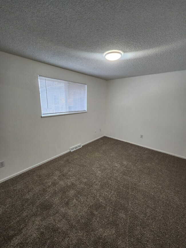 Building Photo - 4337/4339 W. Custer Place