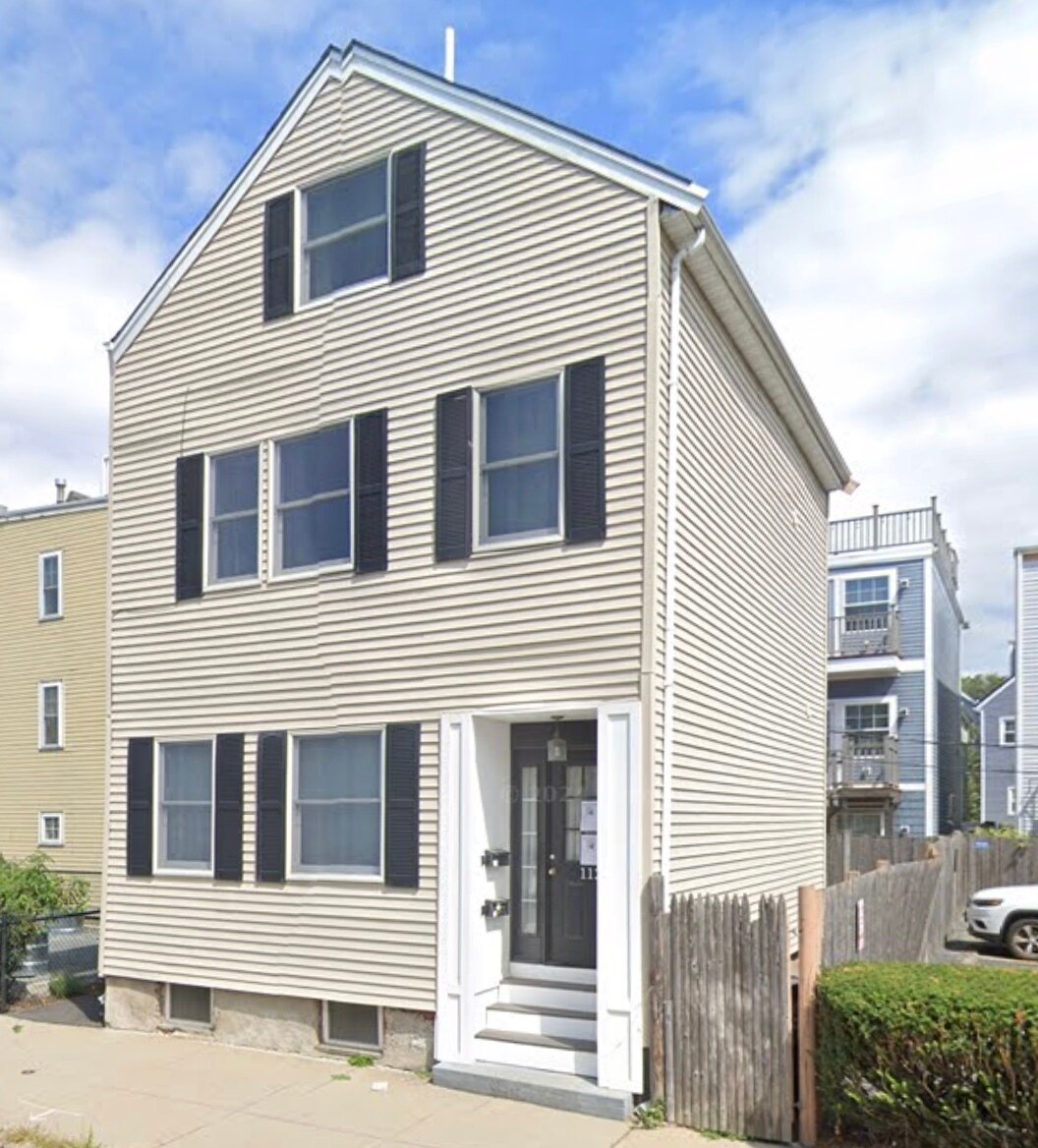 Building Photo - 112 W 7th St