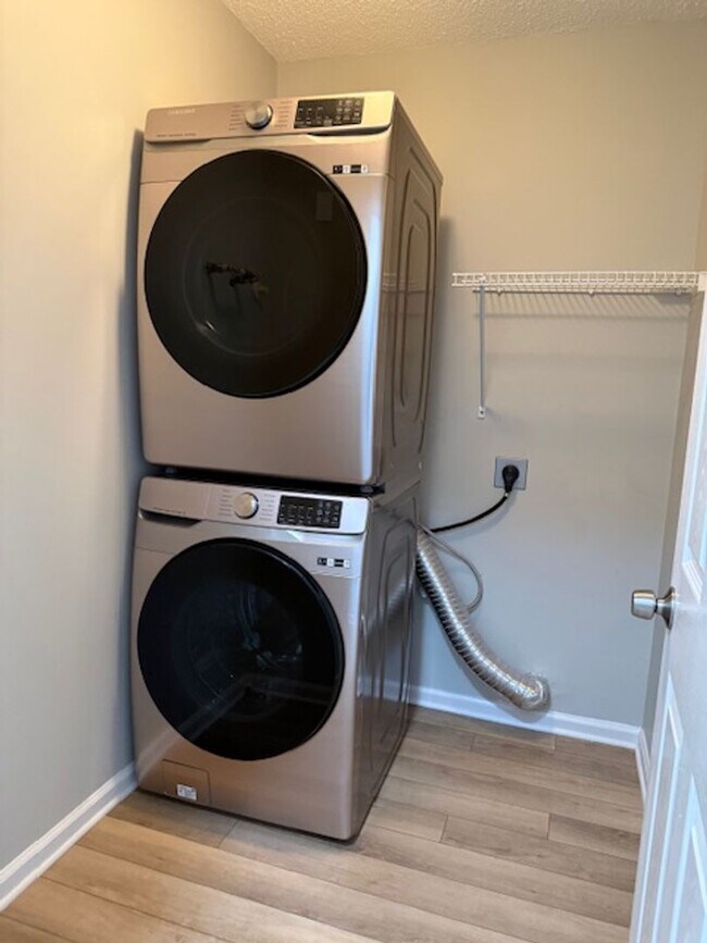 Building Photo - 59 Portrait Ln