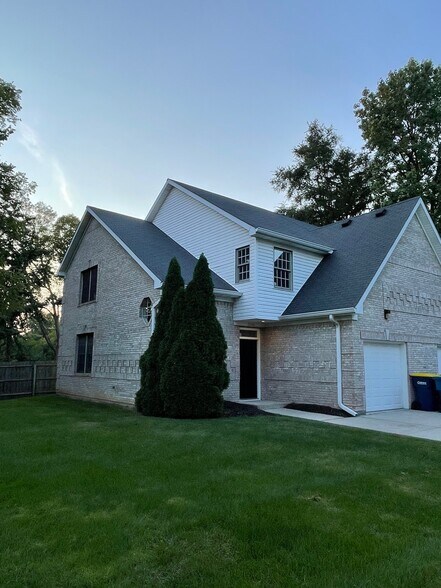 Primary Photo - 10600 Central Ave