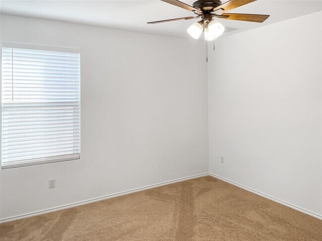 Building Photo - 126 Allegro Dr