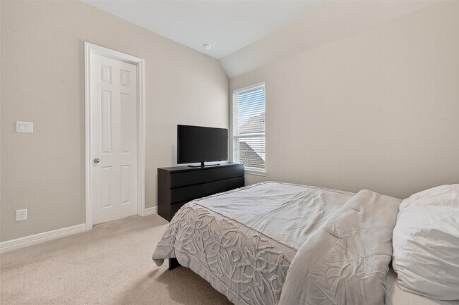 Building Photo - 4018 Martin Ridge Dr